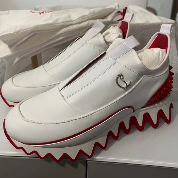 Christian Louboutin - Picture 4 of 12